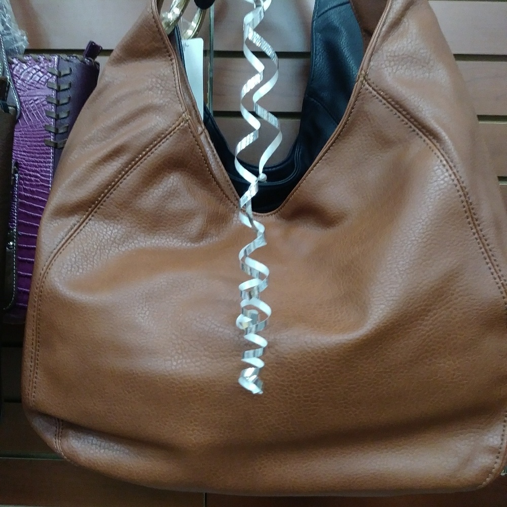 PURSES - Picture 5 of 7